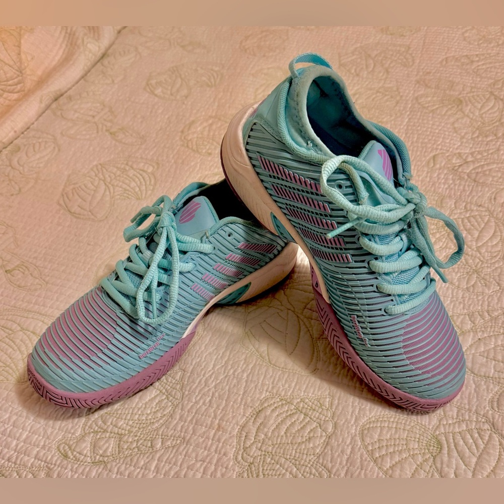 K- Swiss Women's Hypercourt Supreme Tennis Shoe. Size 7. Make me an offer.